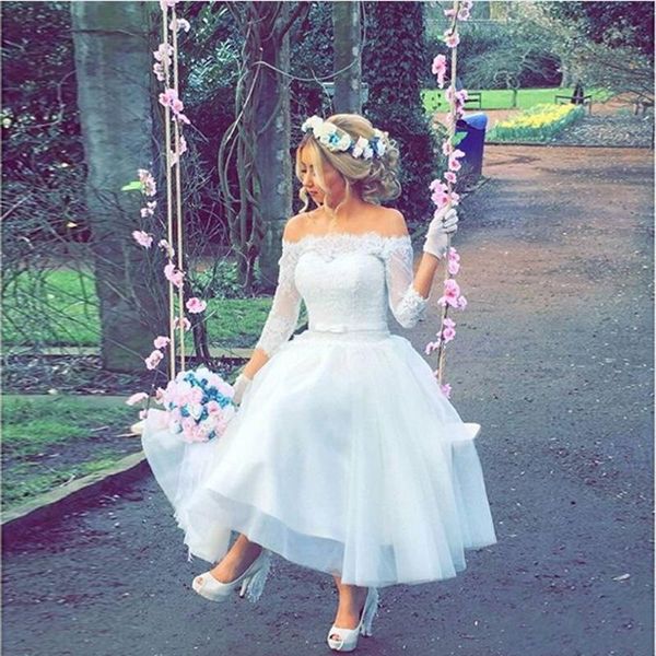 Bateau Neck Lace Up Back Appliques Lace Short Bridal Gowns Three Quarter Sleeves Tea-Length Wedding Dresses Vestido De Novia
Bateau Neck Lace Up Back Appliques Lace Short Bridal Gowns Three Quarter Sleeves Tea-Length Wedding Dresses Vestido De Novia