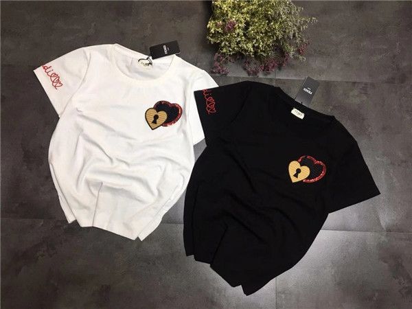 20fw new spring brands fen tshirt chest heart-shaped print tshirt men women streetwear sweatshirt outdoor t-shirts sell 2.11, Gray;blue
20fw new spring brands fen tshirt chest heart-shaped print tshirt men women streetwear sweatshirt outdoor t-shirts sell 2.11, Gray;blue