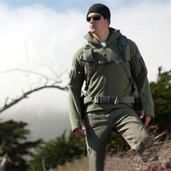 men autumn winter jacket soft shell fleece antistatic sweatproof quick drying windproof thermal hiking hoodie jackets, Blue;black
men autumn winter jacket soft shell fleece antistatic sweatproof quick drying windproof thermal hiking hoodie jackets, Blue;black