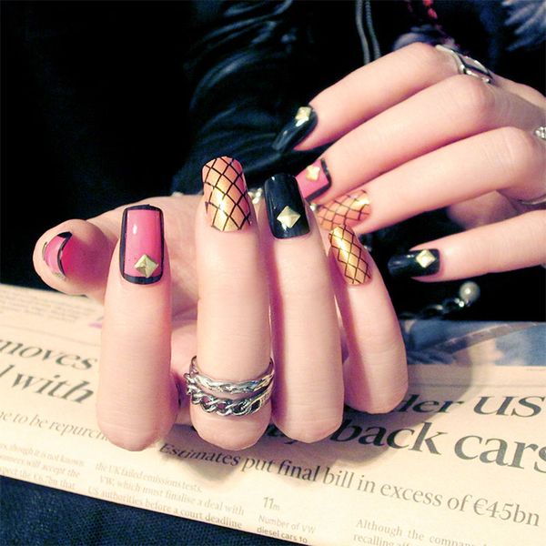 girls punk style individuality fake nails ladies gold grid pattern false nails medium length square nail tips with glue, Red;gold
girls punk style individuality fake nails ladies gold grid pattern false nails medium length square nail tips with glue, Red;gold