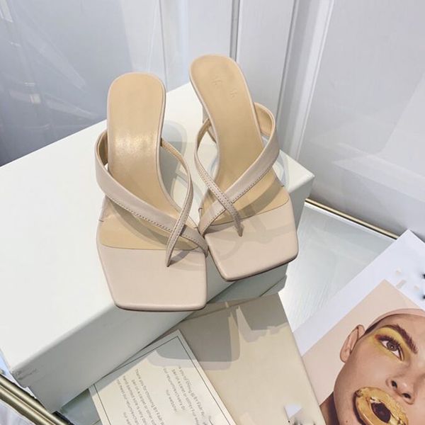 2020 new designer women's high heels, dress shoes, slippers, sandals, high-end quality calfskin materials imported from italy size 35-3, Black
2020 new designer women's high heels, dress shoes, slippers, sandals, high-end quality calfskin materials imported from italy size 35-3, Black