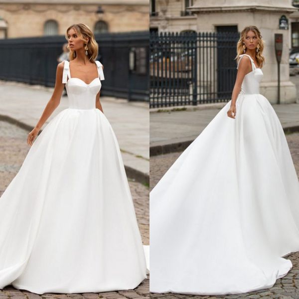 simple ball gown wedding dresses spaghetti sieeveless satin white ruched wedding gowns sweep train robe de mariée
simple ball gown wedding dresses spaghetti sieeveless satin white ruched wedding gowns sweep train robe de mariée