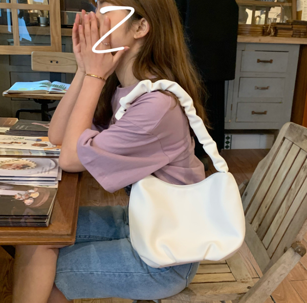 fashion new women small handbag cloud messenger girl shoulder bag women's cute bag summer shopping travel j2598
fashion new women small handbag cloud messenger girl shoulder bag women's cute bag summer shopping travel j2598