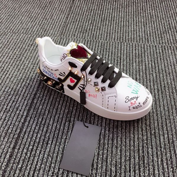 dg 2021 european embroidered men's casual shoes, low-sports and leisure ladies' snake pattern red sole sneakers size 34-45, Black
dg 2021 european embroidered men's casual shoes, low-sports and leisure ladies' snake pattern red sole sneakers size 34-45, Black