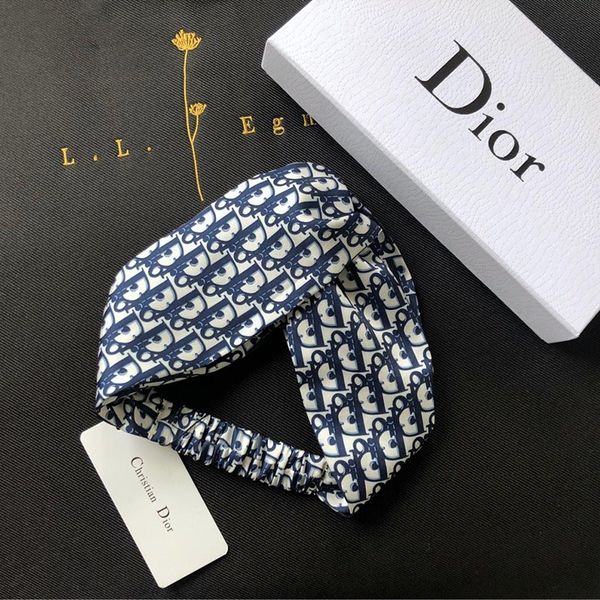 Per onality cro atin hairband fa hion full letter brand headband for party women yoga hair band fitne upplie
Per onality cro atin hairband fa hion full letter brand headband for party women yoga hair band fitne upplie