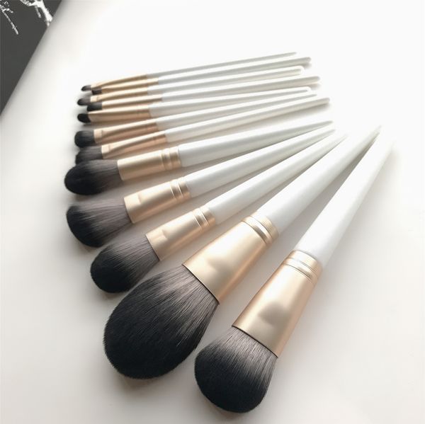 new arrival premium 12pcs makeup brushes set for loose powder eye shadow blush cosmetics wood handle super soft nylon hair drop shipping
new arrival premium 12pcs makeup brushes set for loose powder eye shadow blush cosmetics wood handle super soft nylon hair drop shipping