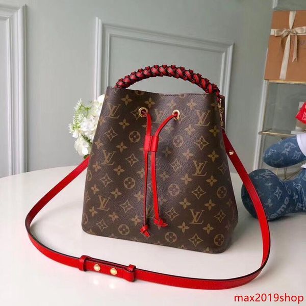 женщины плеча сумки женщин цепь сумки размер crossbody мешок моды кожаные сумки женский кошелек сумка: 26см * 26см * 17,5 см m435
женщины плеча сумки женщин цепь сумки размер crossbody мешок моды кожаные сумки женский кошелек сумка: 26см * 26см * 17,5 см m435