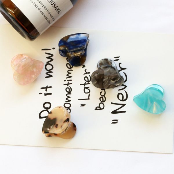 korean new texture acetic acid love grip mini grip hairpin liu hairpin, Slivery;white
korean new texture acetic acid love grip mini grip hairpin liu hairpin, Slivery;white