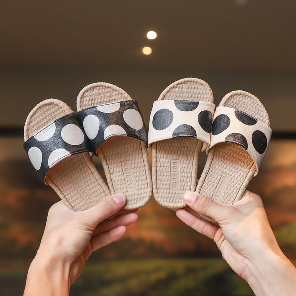 wlg girls summer slippers indoor for kids house shoes girl dot printed casual slippers, Black;grey
wlg girls summer slippers indoor for kids house shoes girl dot printed casual slippers, Black;grey