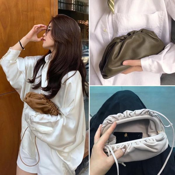 art2019 take hand niche design single shoulder flaky clouds dumplings package woman messenger senior feel bag
art2019 take hand niche design single shoulder flaky clouds dumplings package woman messenger senior feel bag