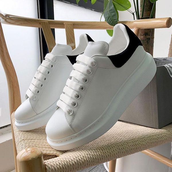 fashion designer 3m reflective flat casual shoes triple white black men women platform party shoes sports sneakers 36-44 x6
fashion designer 3m reflective flat casual shoes triple white black men women platform party shoes sports sneakers 36-44 x6