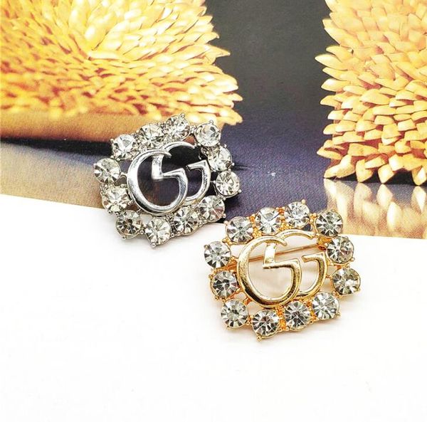 2020.designer brooches letter rhinestone brooch pin fashion corsage brooches for women costume decoration sterling silver jewelry4768, Gray
2020.designer brooches letter rhinestone brooch pin fashion corsage brooches for women costume decoration sterling silver jewelry4768, Gray