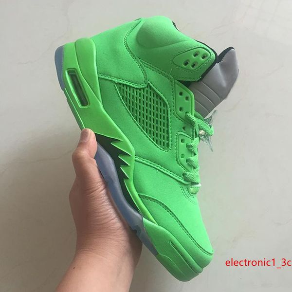 men basketball shoes 5 emerald green athletic sneakers a solid emerald green upper finished with white detailing size us 8-13
men basketball shoes 5 emerald green athletic sneakers a solid emerald green upper finished with white detailing size us 8-13