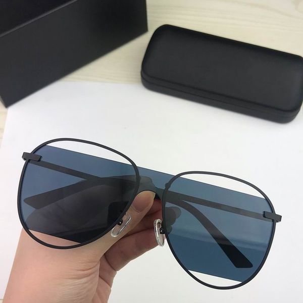2019 new black metal frame blue oval glasses fashion designer men women sell sunglasses with box and dastbag, White;black
2019 new black metal frame blue oval glasses fashion designer men women sell sunglasses with box and dastbag, White;black