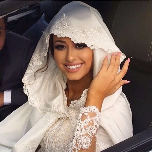 vintage arab robe wedding cloak with hat appliques lace floor length dubai islamic kaftan saudi bridal wedding cape, White
vintage arab robe wedding cloak with hat appliques lace floor length dubai islamic kaftan saudi bridal wedding cape, White