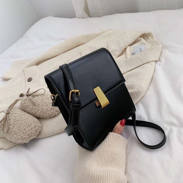 retro lock small bag female 2020 autumn and winter new wave korean version simple wild one-shoulder messenger small square bag
retro lock small bag female 2020 autumn and winter new wave korean version simple wild one-shoulder messenger small square bag