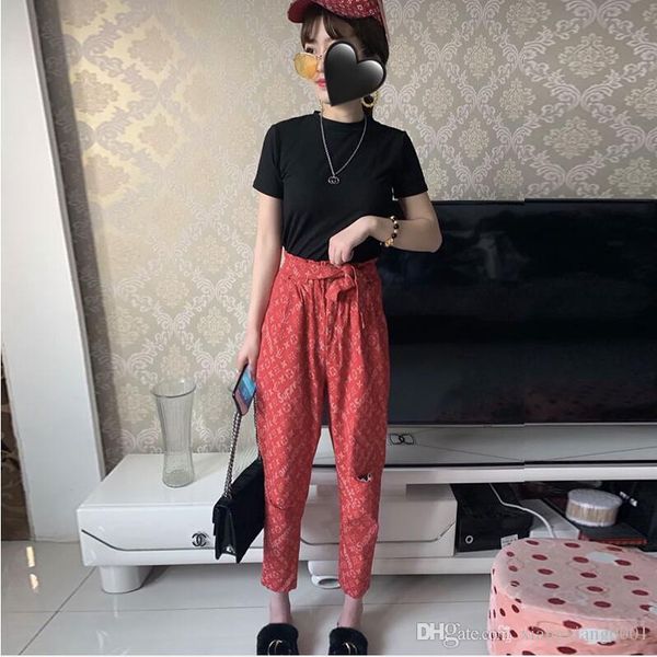 designer's new web celebrity matching black t-shirt + red pants luxury high waist strap ripped straight pants ladies suit, White
designer's new web celebrity matching black t-shirt + red pants luxury high waist strap ripped straight pants ladies suit, White