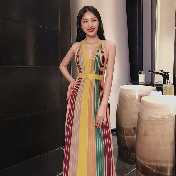 2019 europe and the united states spring and summer new hanging neck v-neck striped leaky back maxi long fashion el dress + suit, White;black
2019 europe and the united states spring and summer new hanging neck v-neck striped leaky back maxi long fashion el dress + suit, White;black
