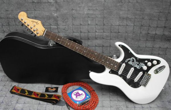 stratocaster srv 013-3002 white solid body ing
stratocaster srv 013-3002 white solid body ing