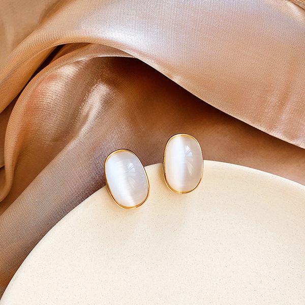 ustar cute white opal stud earrings for women gold color vintage female earring accessories bijoux party fashion jewelry gifts, Golden;silver
ustar cute white opal stud earrings for women gold color vintage female earring accessories bijoux party fashion jewelry gifts, Golden;silver