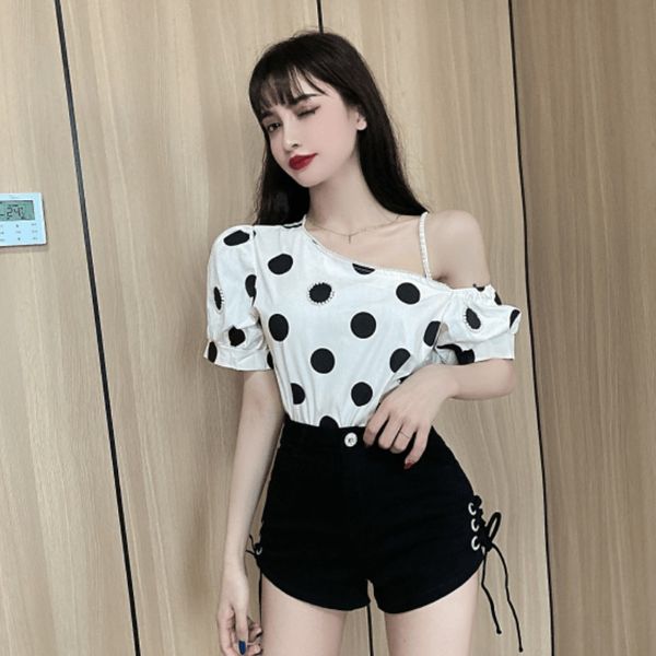 women dresses suit womens design sense off-the-shoulder diagonal collar beaded polka dot loose high waist slimming black shorts pant, Black;white
women dresses suit womens design sense off-the-shoulder diagonal collar beaded polka dot loose high waist slimming black shorts pant, Black;white