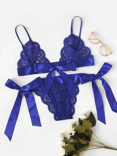 fashion lingerie set hollow out lace bow-knot three-point women's bra panties underwear set, Black;white
fashion lingerie set hollow out lace bow-knot three-point women's bra panties underwear set, Black;white