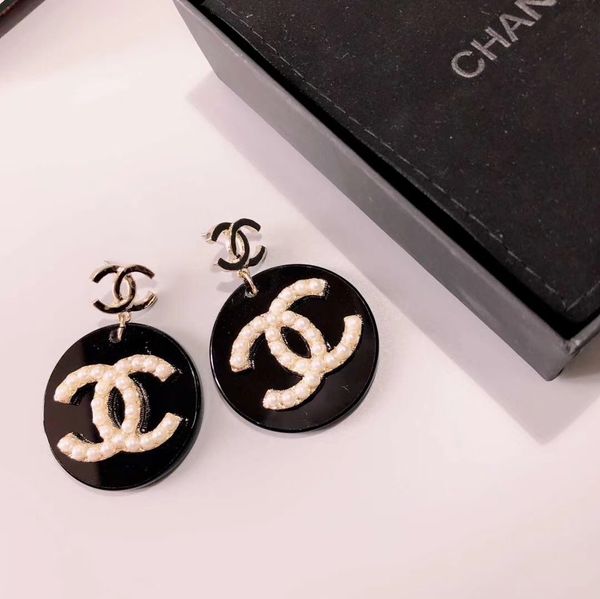 Earring with black and tran parent acrylic and logo with nature pearl for women mother gift brand name p 6787a
Earring with black and tran parent acrylic and logo with nature pearl for women mother gift brand name p 6787a