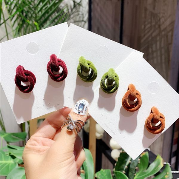 2019 pendientes geométricos vintage para mujer pendientes de terciopelo en otoño invierno joyerÃa coreana femenina, Silver
2019 pendientes geométricos vintage para mujer pendientes de terciopelo en otoño invierno joyerÃa coreana femenina, Silver