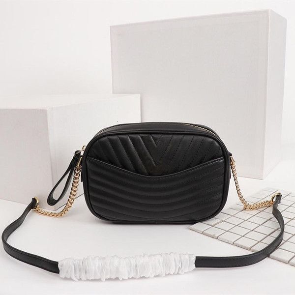 b classic wave pattern camera bag chain square handbags purse women shoulder bags small bag messenger bag crossboy bags
b classic wave pattern camera bag chain square handbags purse women shoulder bags small bag messenger bag crossboy bags