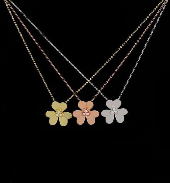 exquisite glossy three-dimensional trefoil set with three diamond necklace copper plated three-color love jewelry, Golden;silver
exquisite glossy three-dimensional trefoil set with three diamond necklace copper plated three-color love jewelry, Golden;silver