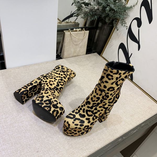 the new high-end quality temperament women's leather leather sheepskin sheepskin thick heel height boots 13cm size35-40 115801, Black
the new high-end quality temperament women's leather leather sheepskin sheepskin thick heel height boots 13cm size35-40 115801, Black