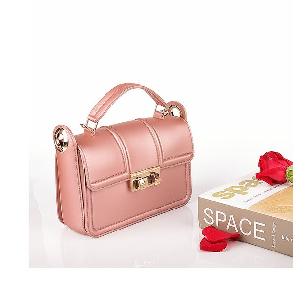factory direct on the new 2020 korean version of the fashion jelly package simple wild shoulder messenger phone bag
factory direct on the new 2020 korean version of the fashion jelly package simple wild shoulder messenger phone bag
