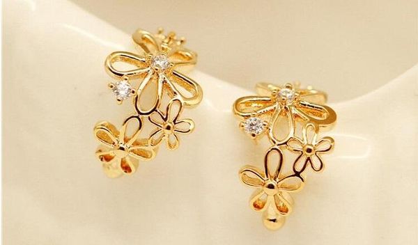 30 pcs/lot,elegant hollow out drill ear clip ear - ear buckle women glittering earrings flower modeling adjustable not fading earrings, Silver
30 pcs/lot,elegant hollow out drill ear clip ear - ear buckle women glittering earrings flower modeling adjustable not fading earrings, Silver