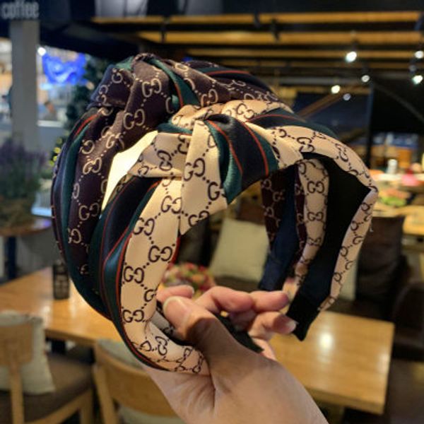2019 новая корея chic аксессуары для волос для женщин ретро bowknot глава группы моды класса люкс диапазона волос hairhoop, Black;brown
2019 новая корея chic аксессуары для волос для женщин ретро bowknot глава группы моды класса люкс диапазона волос hairhoop, Black;brown