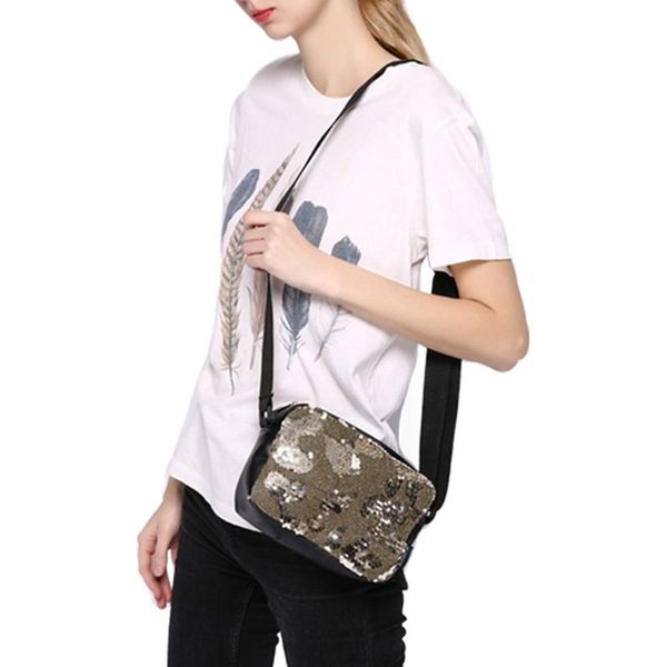 женщины сумка пришивания открытый crossbody сумки для женщин широкие полосы zipper путешествие вскользь сумки карман посланником 2020
женщины сумка пришивания открытый crossbody сумки для женщин широкие полосы zipper путешествие вскользь сумки карман посланником 2020