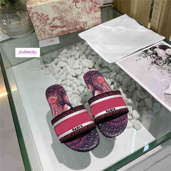 high-quality dazzle flowers women sandals designer flat slippers embroidery sandal floral brocade slipper flip flops striped, Black
high-quality dazzle flowers women sandals designer flat slippers embroidery sandal floral brocade slipper flip flops striped, Black