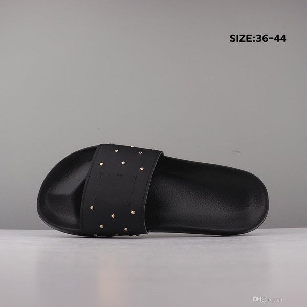 Summer 2020 new men and women couple fashion slippers wear comfortable and beautiful trendy size: 36-44
Summer 2020 new men and women couple fashion slippers wear comfortable and beautiful trendy size: 36-44