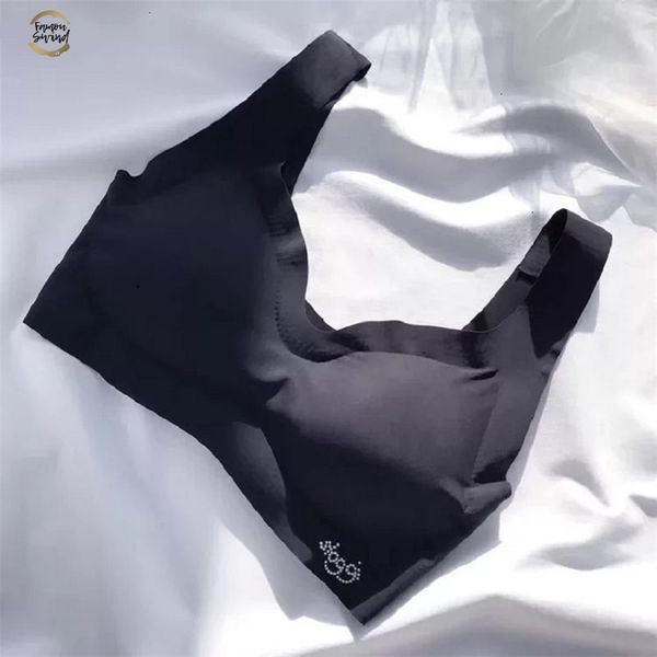 fitness seamless candy women underwear cooling gathers shock-proof thin pad push up bra female intimate modis bralette lingerie, Red;black
fitness seamless candy women underwear cooling gathers shock-proof thin pad push up bra female intimate modis bralette lingerie, Red;black