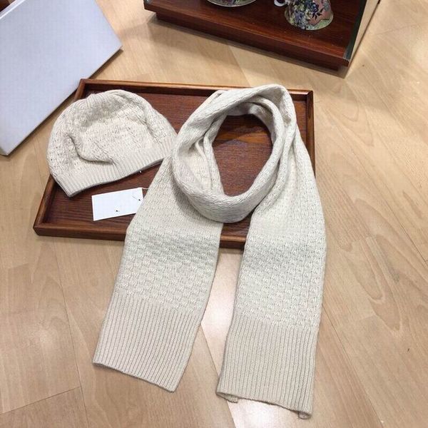 2020 new arrival cotton knitting white hats & scarves sets cap women's winter comfortable warm hats and scarves sets with box, Blue;gray
2020 new arrival cotton knitting white hats & scarves sets cap women's winter comfortable warm hats and scarves sets with box, Blue;gray