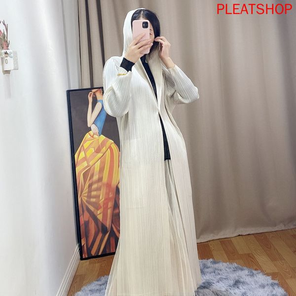 women's trench coats miyake fold hooded coat female 2021 spring solid color one buckle large size thin long pleats sobretudo feminino, Tan;black
women's trench coats miyake fold hooded coat female 2021 spring solid color one buckle large size thin long pleats sobretudo feminino, Tan;black