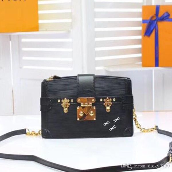 2019 wholesale designer clutch box original handbags evening bags excellent quality leather purse petite malle box messenger shoulder bag
2019 wholesale designer clutch box original handbags evening bags excellent quality leather purse petite malle box messenger shoulder bag