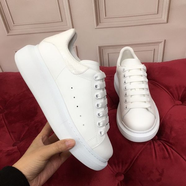 2021 fashion men women womens designers triple s clear shoes sole platform casual paris 17fw old dad large increasing sneakers crystal sport, Black
2021 fashion men women womens designers triple s clear shoes sole platform casual paris 17fw old dad large increasing sneakers crystal sport, Black