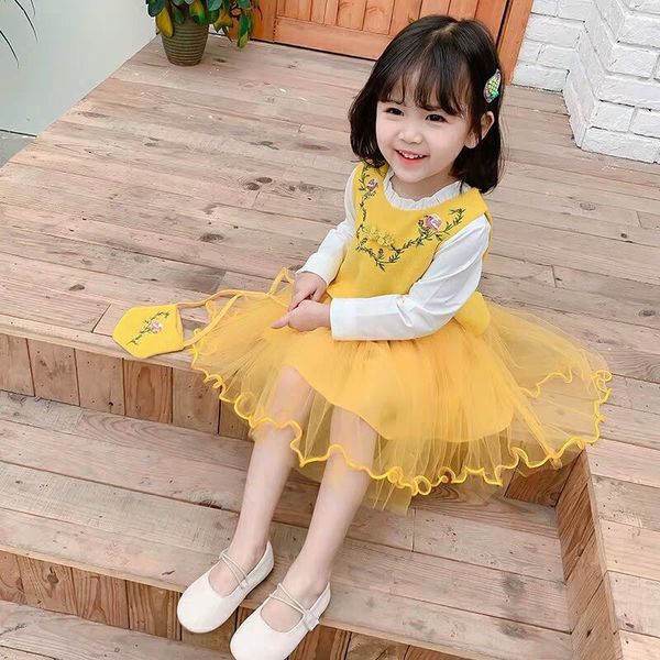 autumn-style korean version of children's children's clothes girls'dresses two sets of pure cotton girls' suits, Red;yellow
autumn-style korean version of children's children's clothes girls'dresses two sets of pure cotton girls' suits, Red;yellow