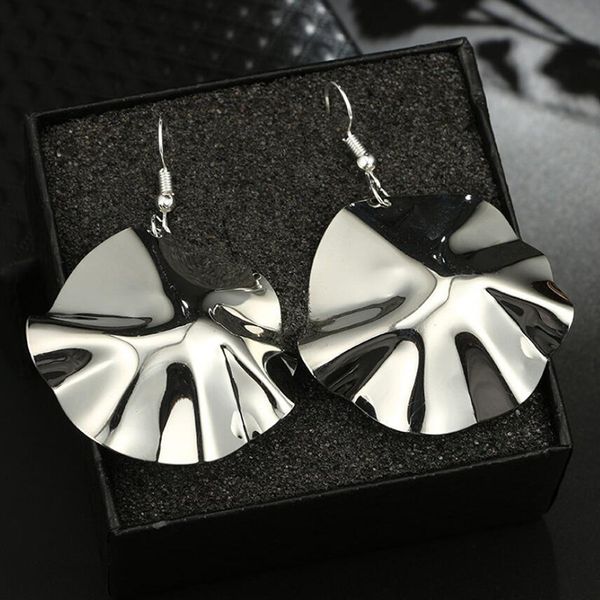 european and american exaggerate japanese and korean earrings jewelry metal bright face earrings threedimensional flower alloy personality, Golden;silver
european and american exaggerate japanese and korean earrings jewelry metal bright face earrings threedimensional flower alloy personality, Golden;silver