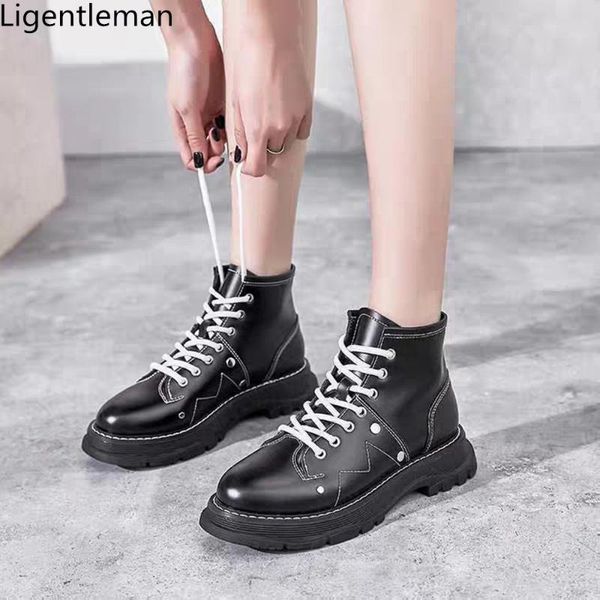 ankle boots woman 2020 new black lacquered leather round head tied with thick soled motorcycle riders fashion womens boots
ankle boots woman 2020 new black lacquered leather round head tied with thick soled motorcycle riders fashion womens boots