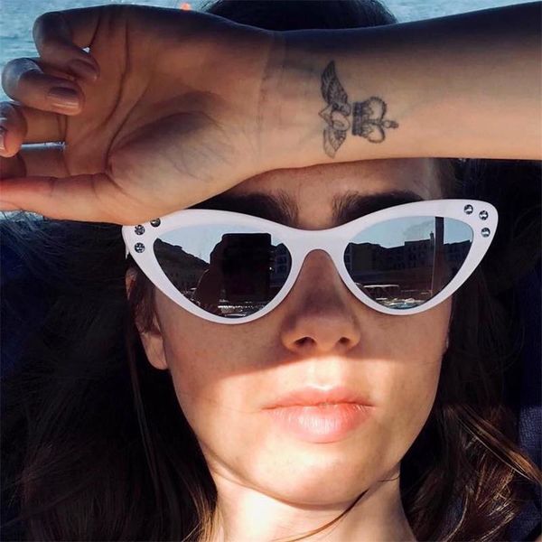 cat's eye women's glasses fashion 2018 fashionable cat eye sunglasses woman ladies diamond frame sun glasses for female tmall, White;black
cat's eye women's glasses fashion 2018 fashionable cat eye sunglasses woman ladies diamond frame sun glasses for female tmall, White;black