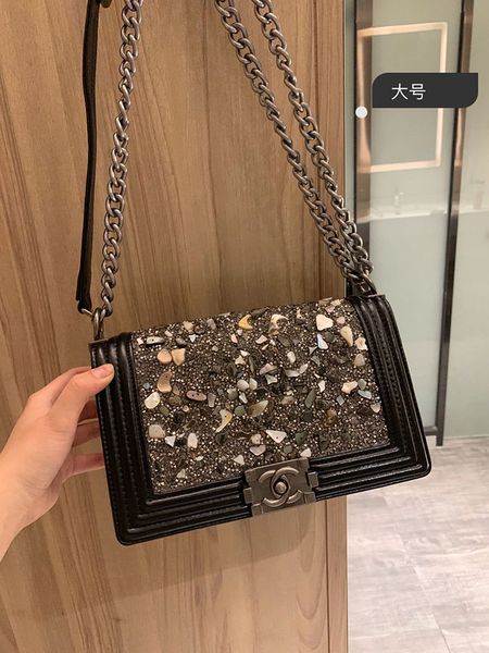 дизайнерские наплечные сумки алмазные украшения мода наплечная сумка дизайнерская сумка высокое качество сумка-мессенджер с мешком для пыли
дизайнерские наплечные сумки алмазные украшения мода наплечная сумка дизайнерская сумка высокое качество сумка-мессенджер с мешком для пыли