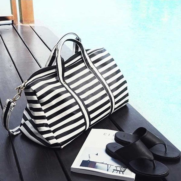 2020 design sequins stripe gym fitness sports bag shoulder crossbody bag women tote handbag travel duffel bolsa
2020 design sequins stripe gym fitness sports bag shoulder crossbody bag women tote handbag travel duffel bolsa