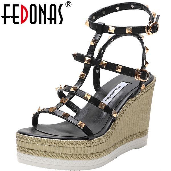 fedonas 2020 rome style summer women sandals wedge high heels open toe metal rivets shoes fashion new slip on shoes woman, Black
fedonas 2020 rome style summer women sandals wedge high heels open toe metal rivets shoes fashion new slip on shoes woman, Black