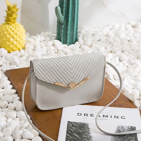 2019 women elegant fashion design simple twill female new messenger bag metal stitching cover small square bag pu shoulder
2019 women elegant fashion design simple twill female new messenger bag metal stitching cover small square bag pu shoulder